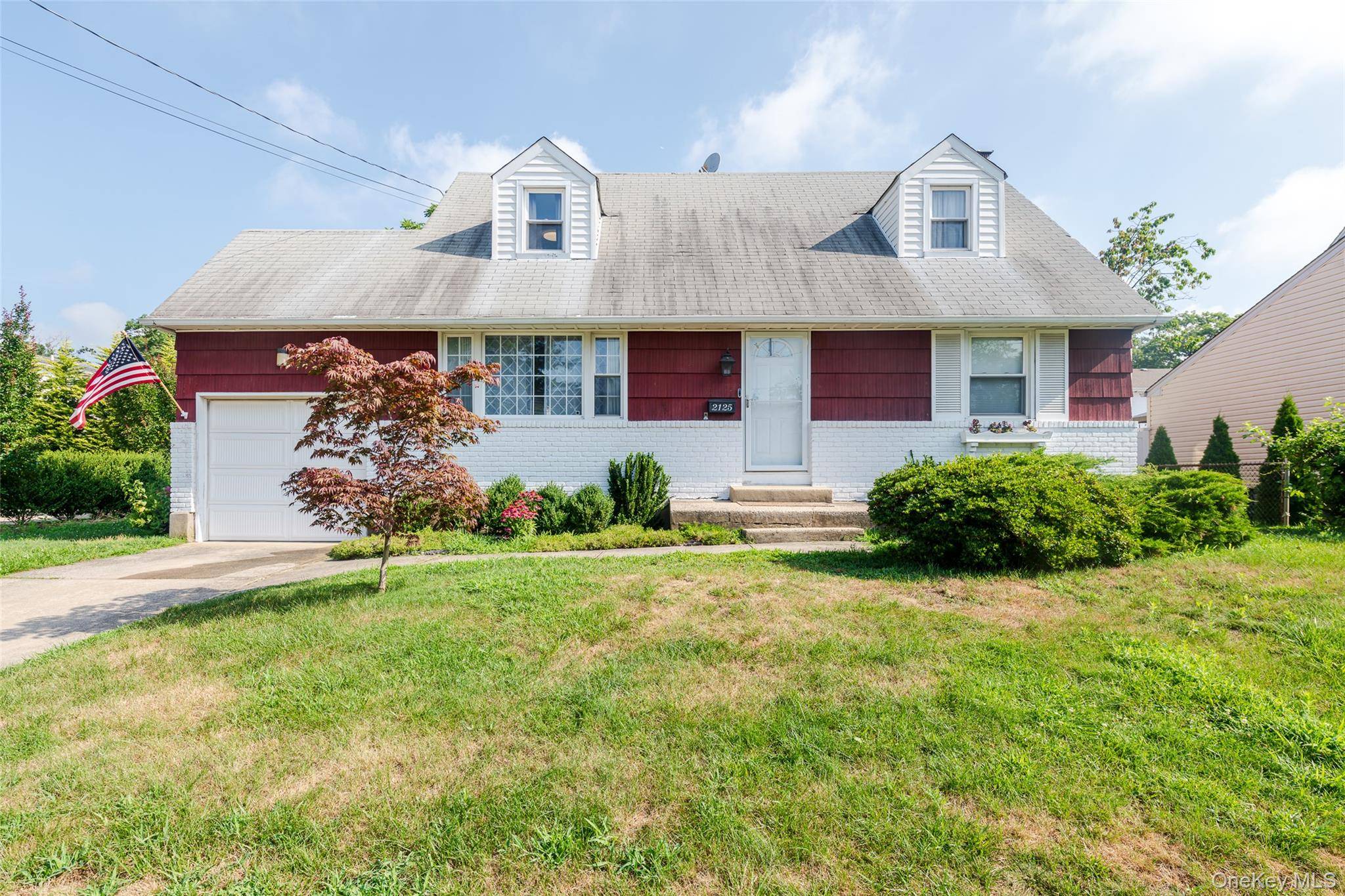 Merrick, NY 11566,2125 Burke PL