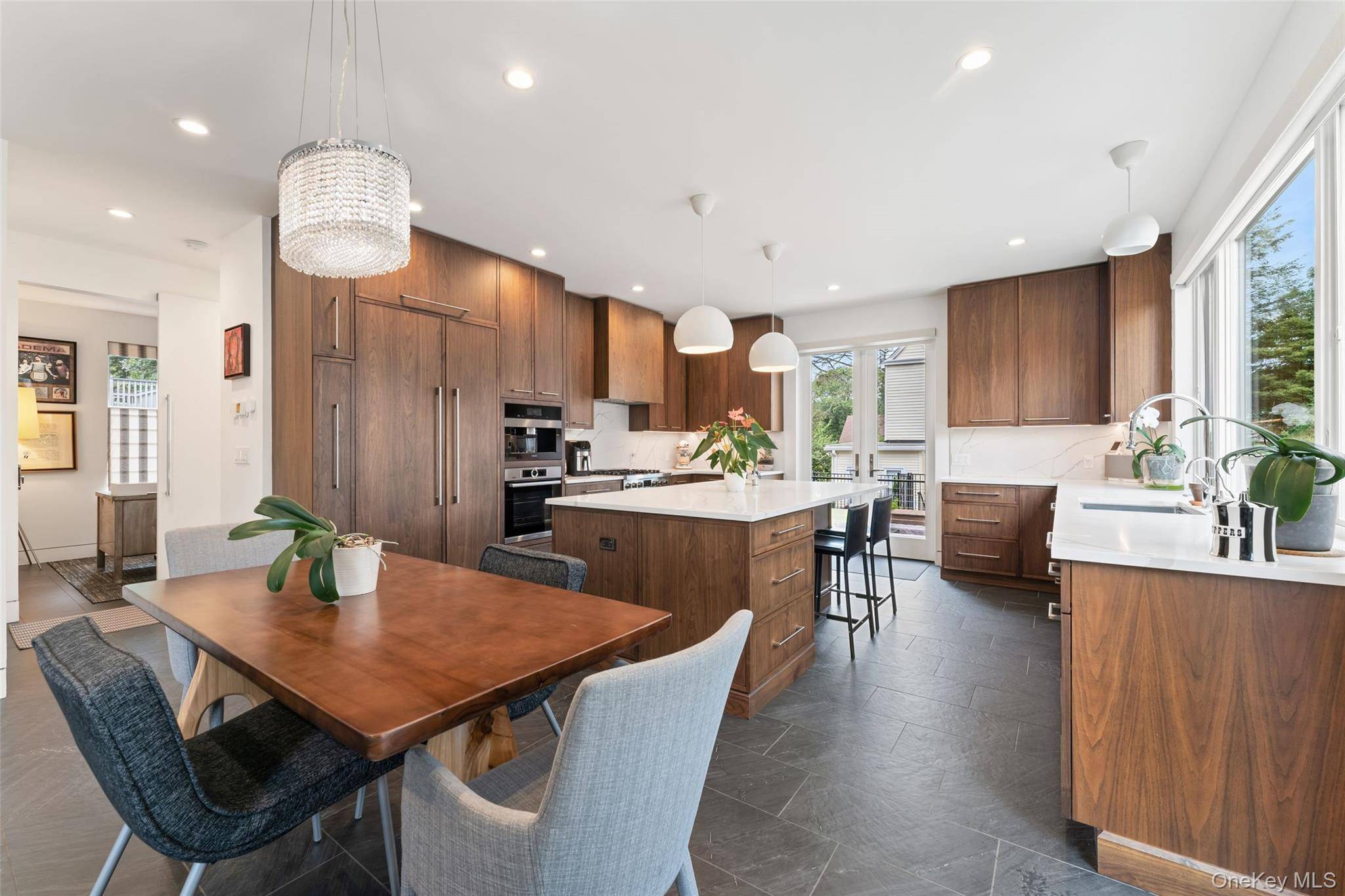 Bronxville, NY 10708,11 Castle ST