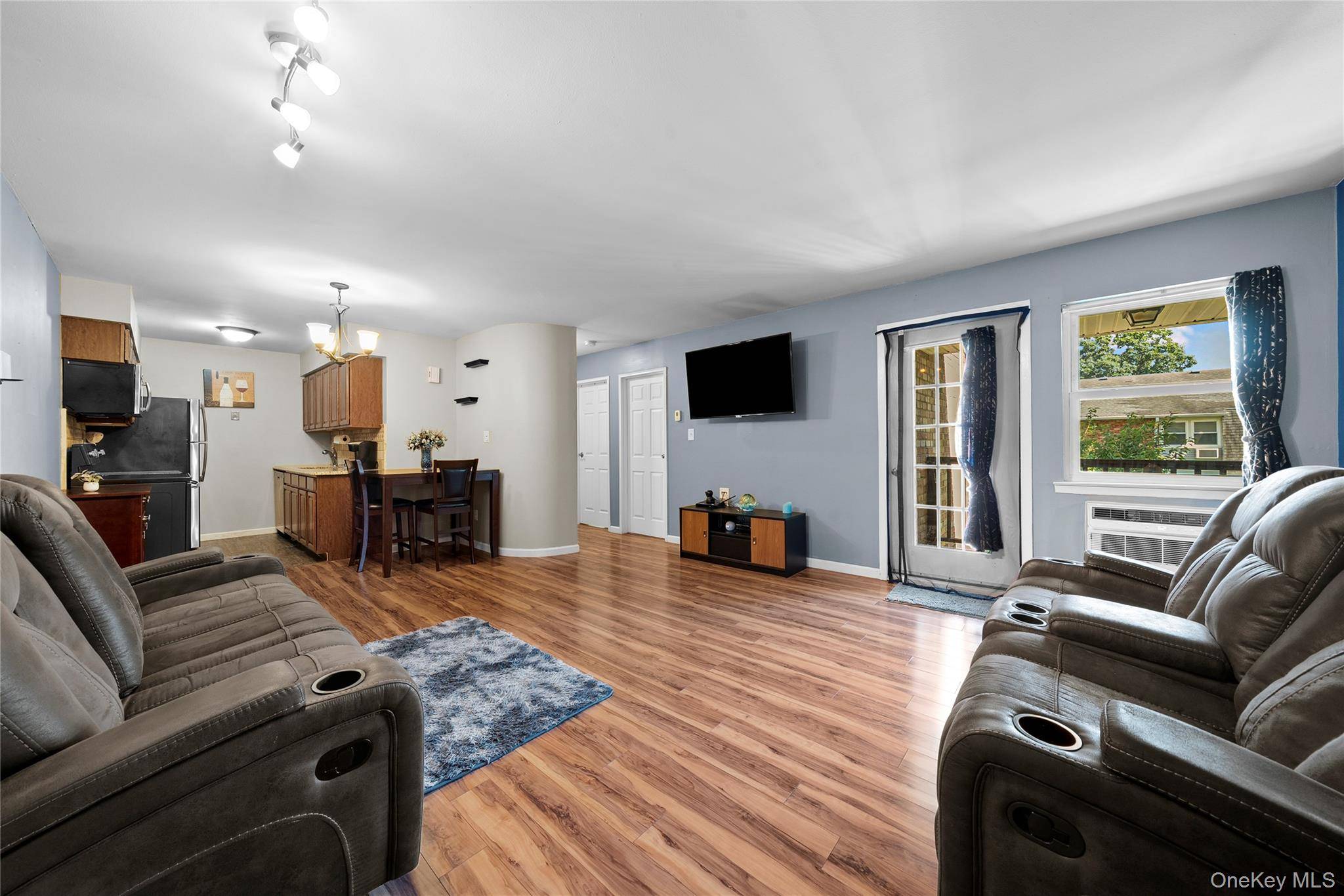 West Babylon, NY 11704,162 Millard #162