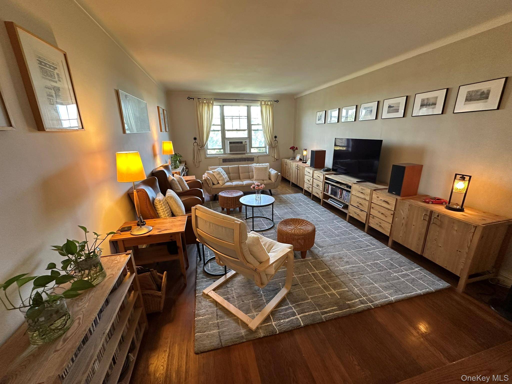 Forest Hills, NY 11375,77-15 113th ST #5J