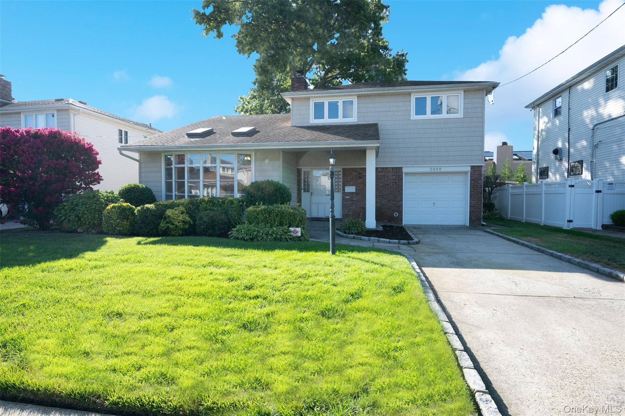 Merrick, NY 11566,2048 Holland WAY