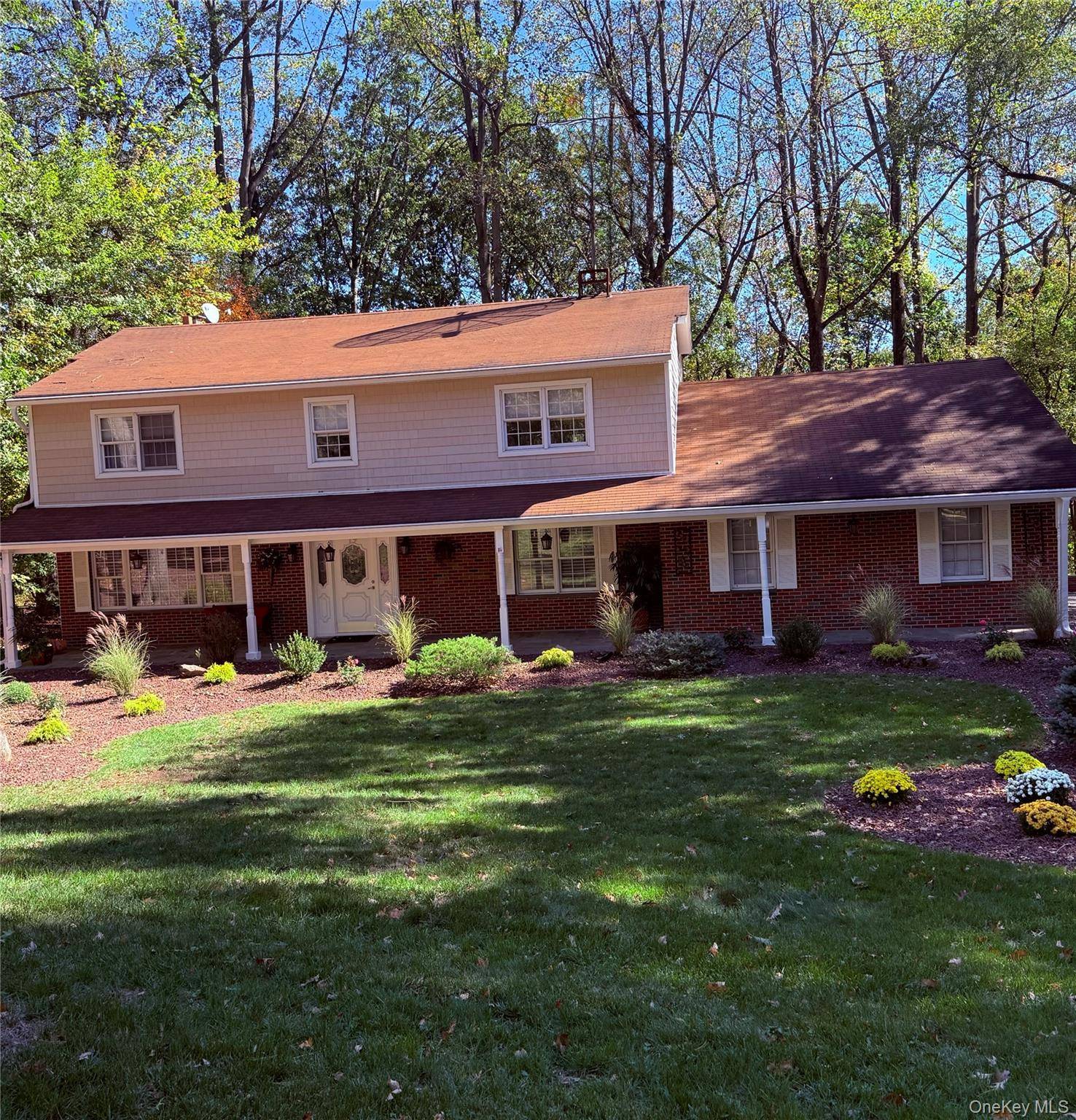 West Nyack, NY 10994,19 Stonehedge DR