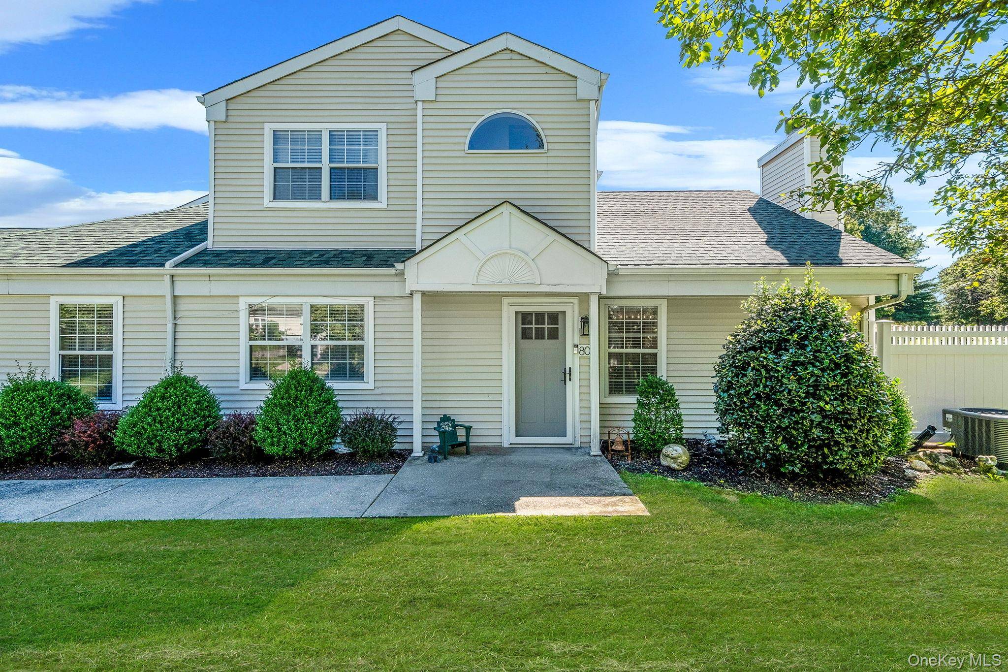 Manorville, NY 11949,80 Fox CT