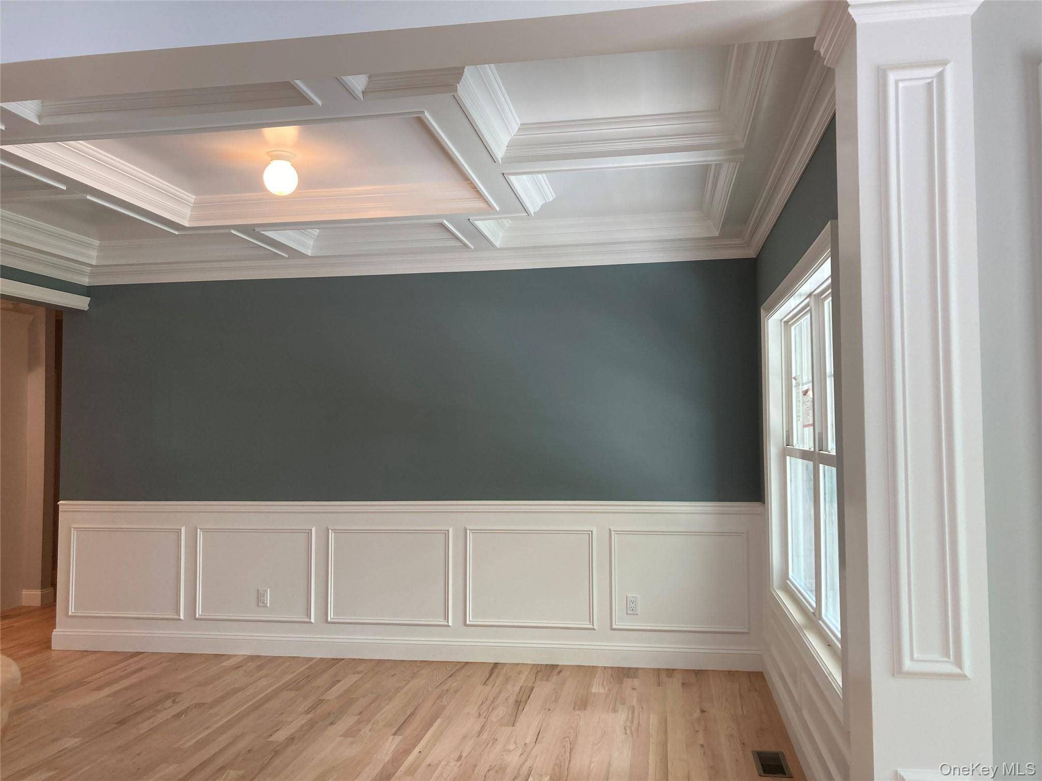 Syosset, NY 11791,130 Syosset Woodbury RD