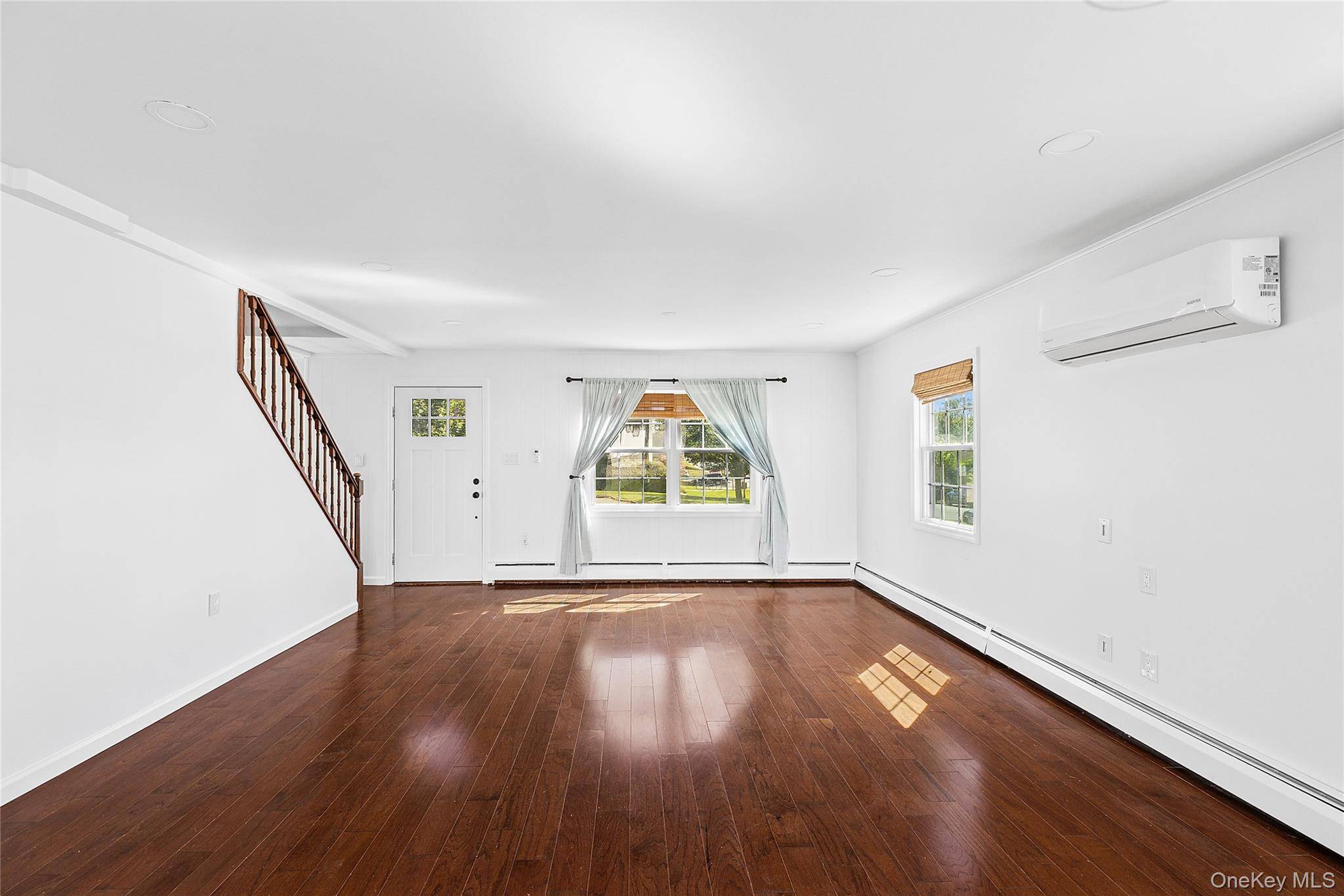 Levittown, NY 11756,26 Shelter LN