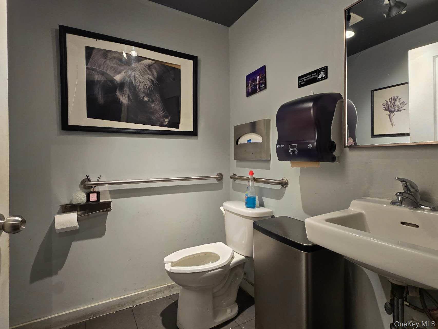 Bayside, NY 11361,4218 Bell BLVD