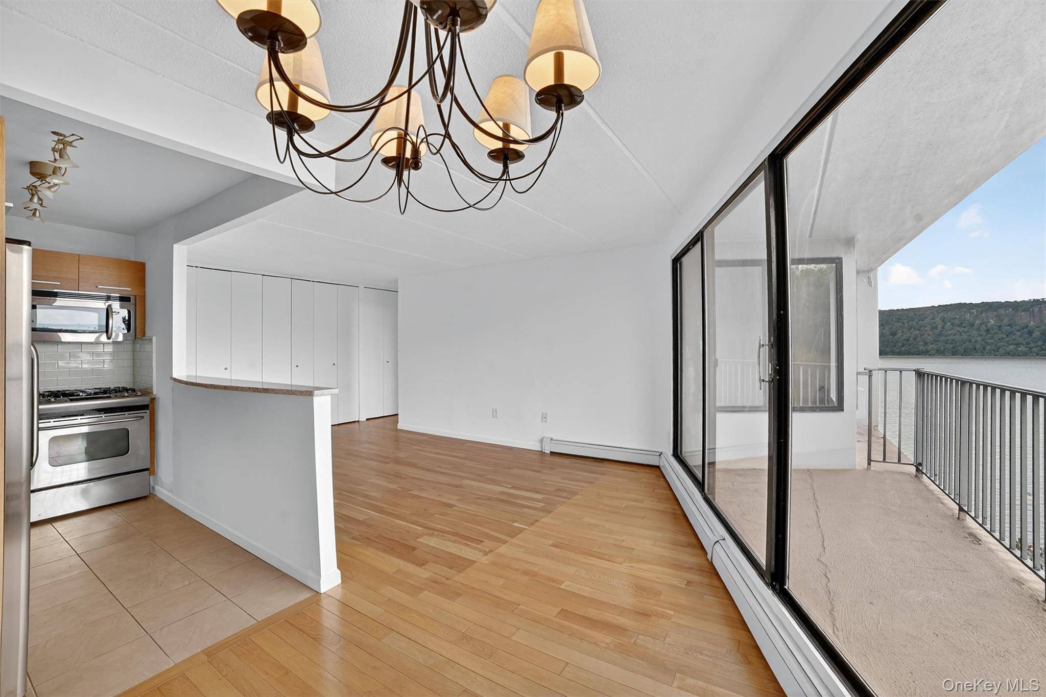 Yonkers, NY 10701,1155 Warburton AVE #10A