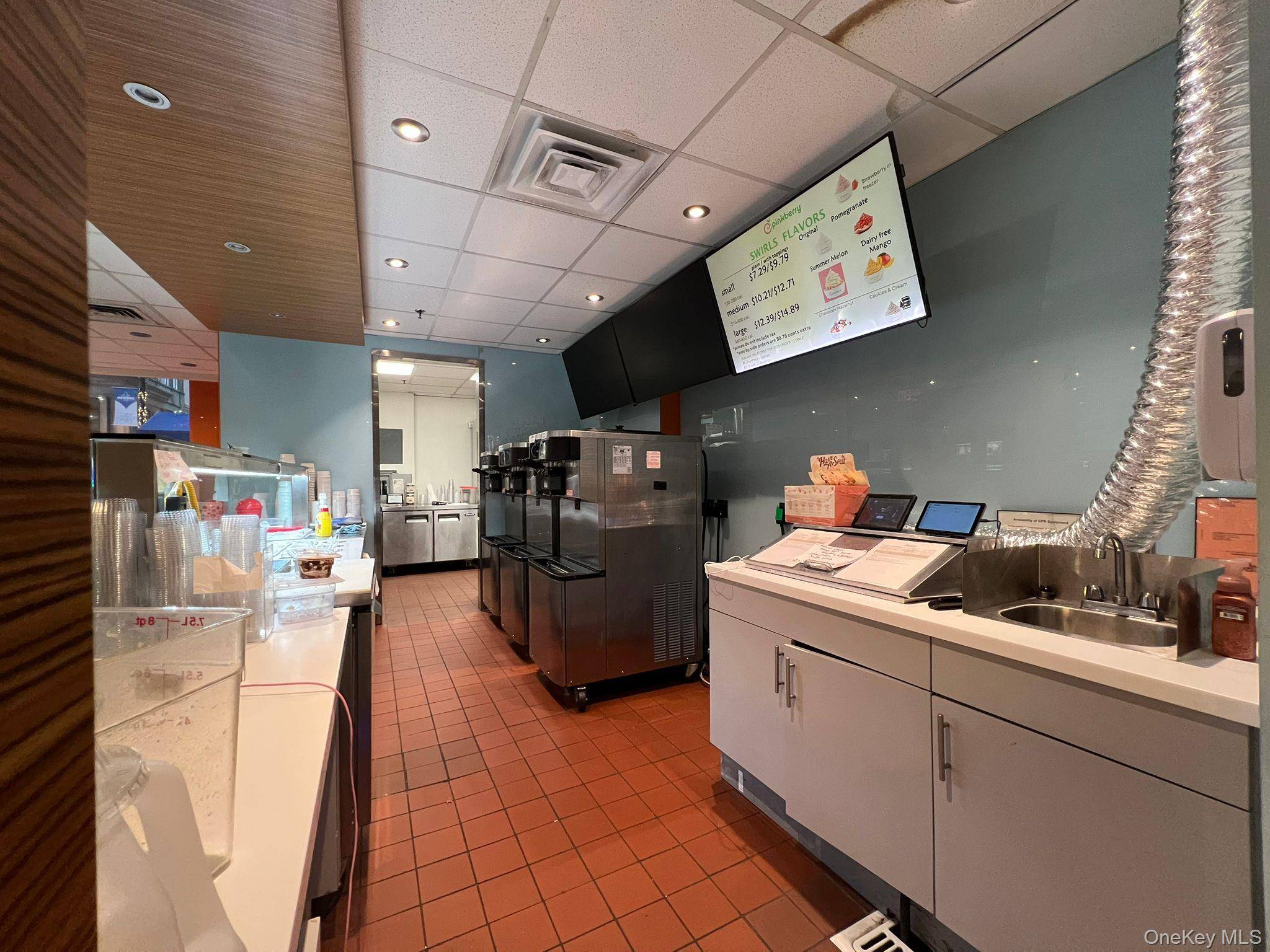 New Rochelle, NY 10801,33 Lecount PL