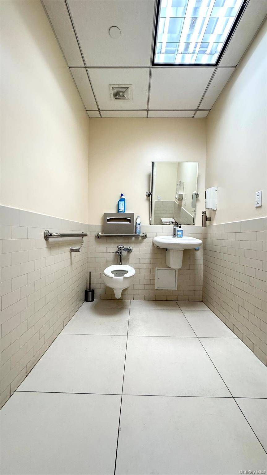 Flushing, NY 11354,136-20 38th AVE #3C