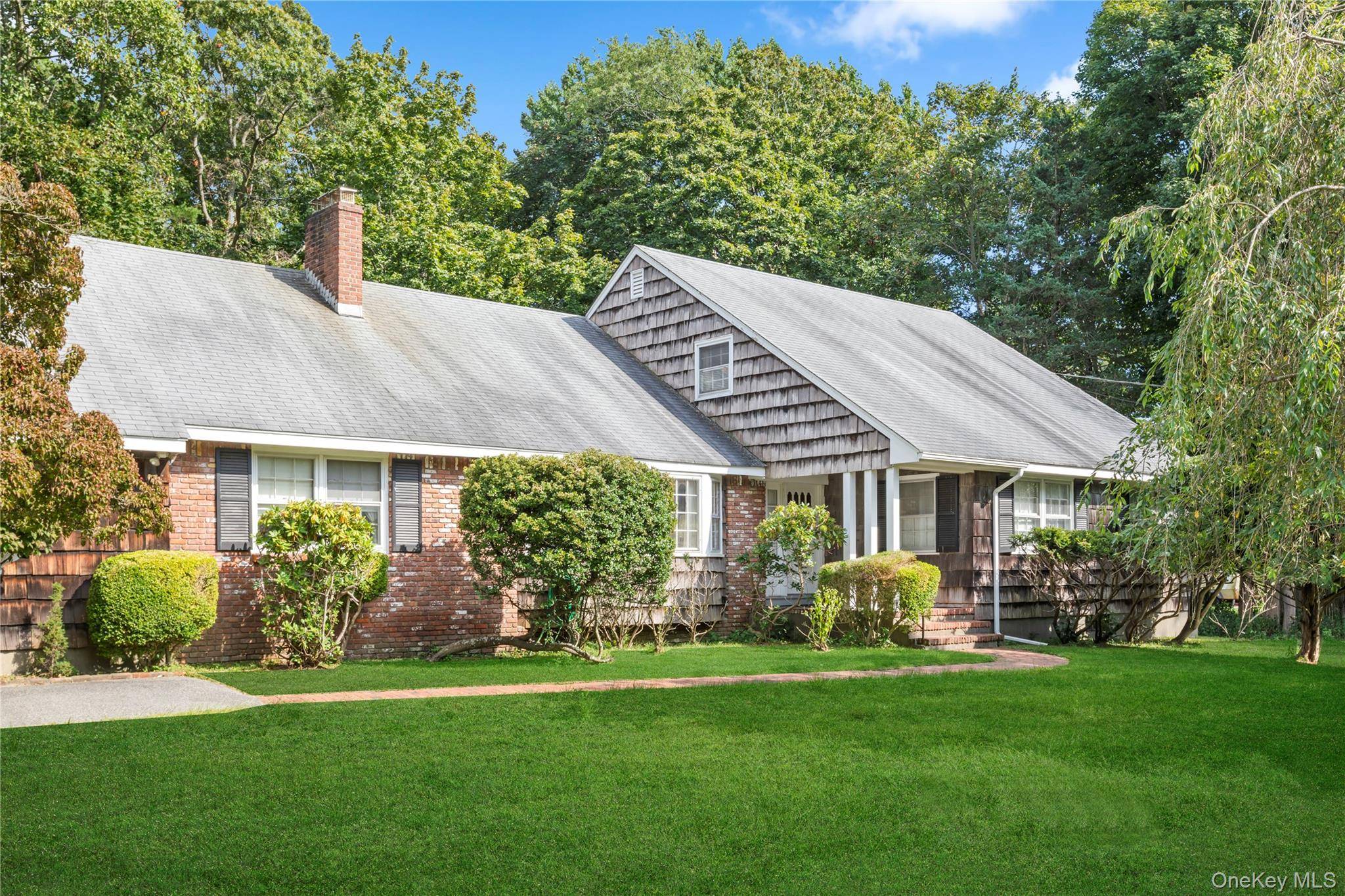 East Patchogue, NY 11772,275 Durkee LN