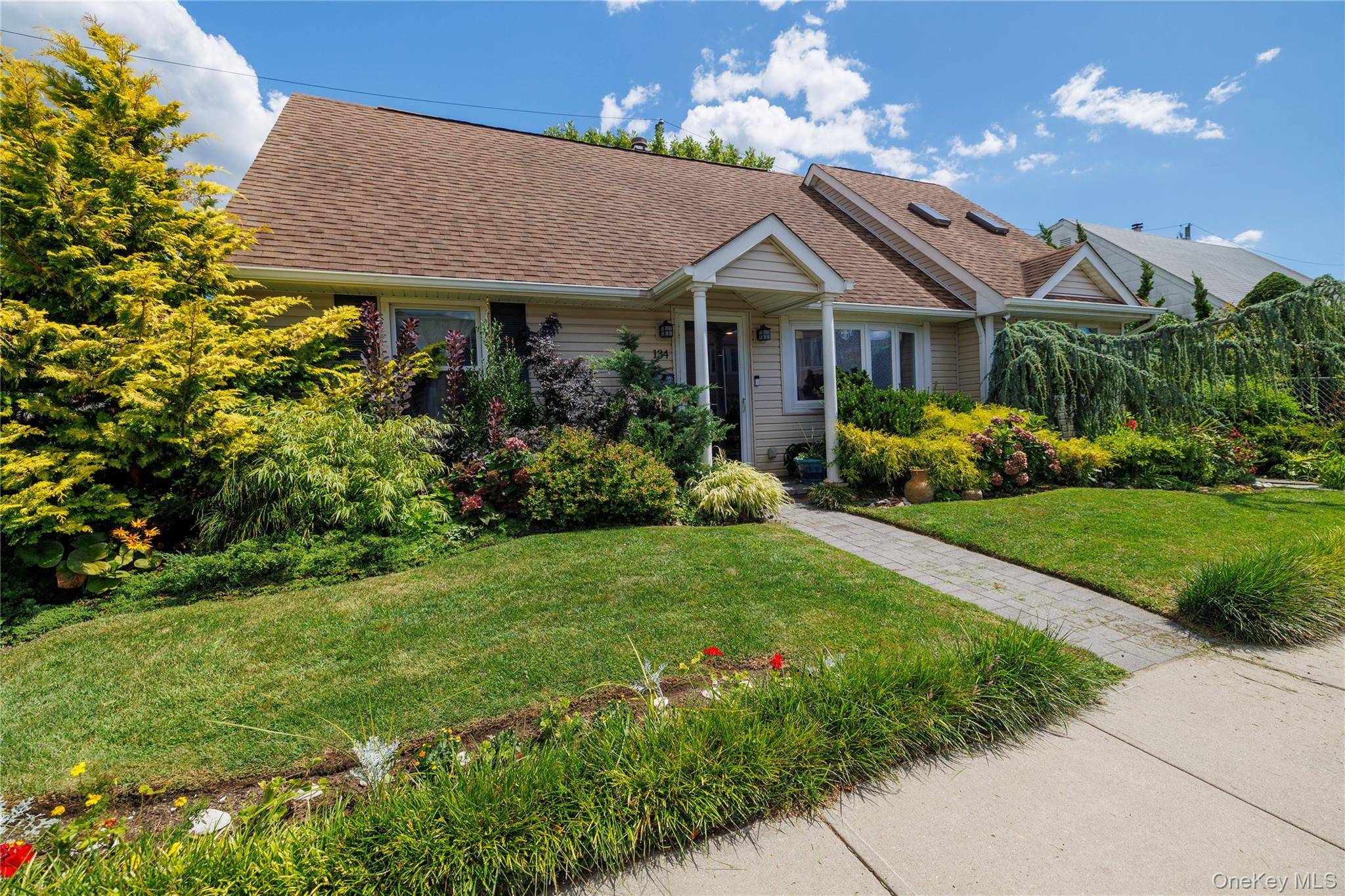 Long Beach, NY 11561,134 Cleveland AVE