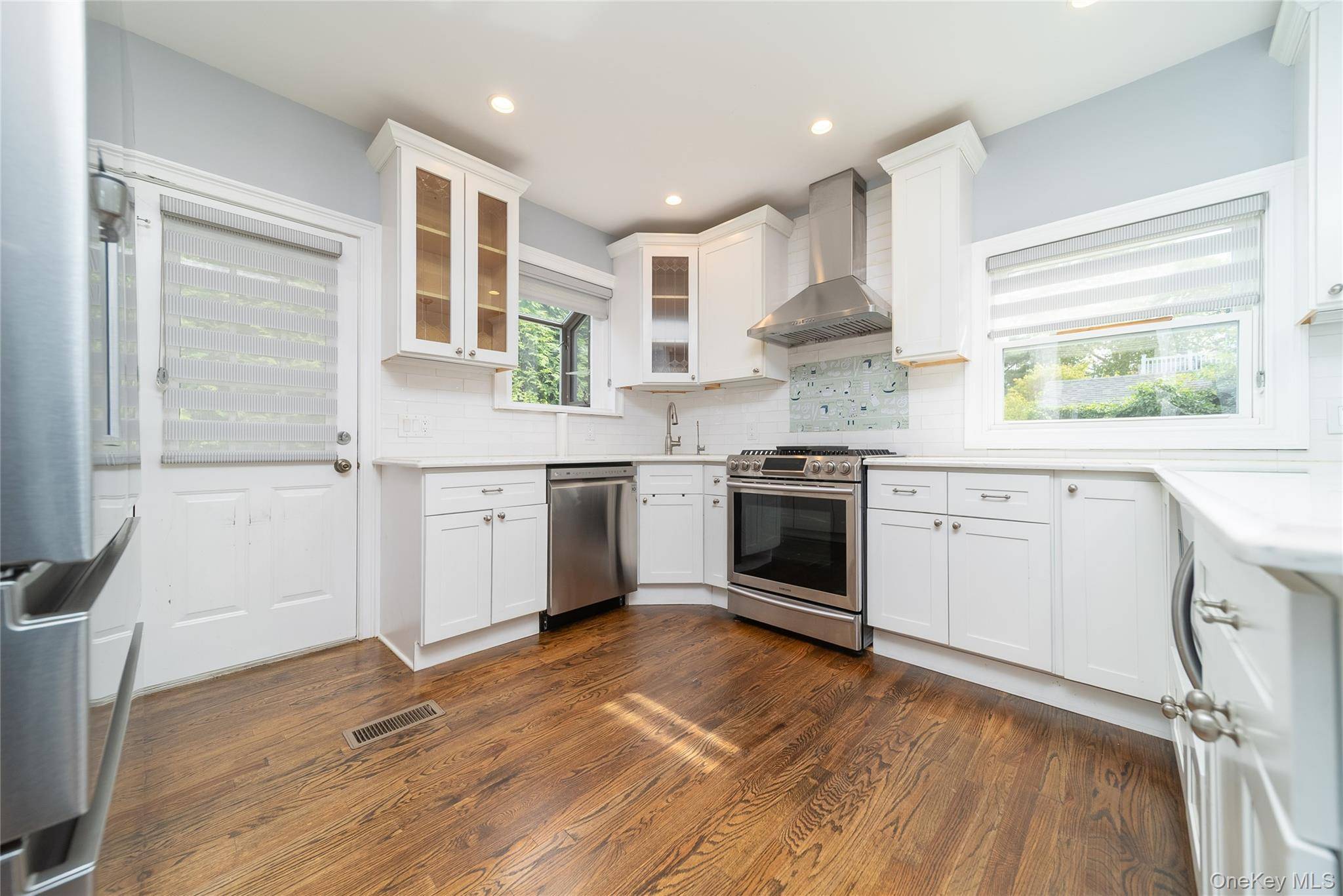 Manhasset, NY 11030,22 Andover LN