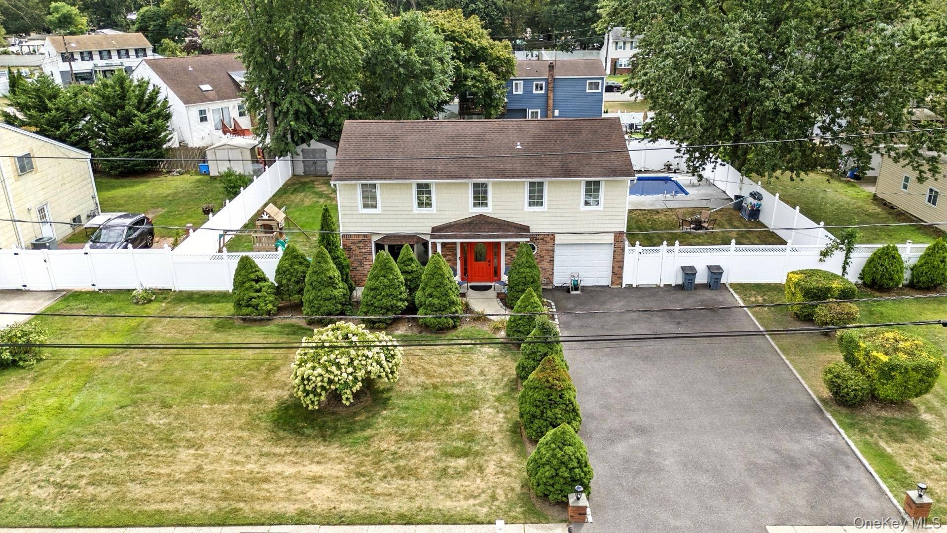 Brentwood, NY 11717,86 Riddle ST