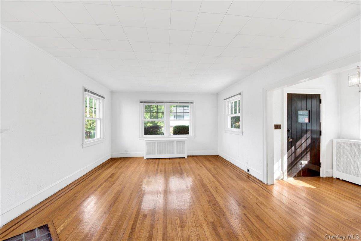 Yonkers, NY 10710,62 Dover LN