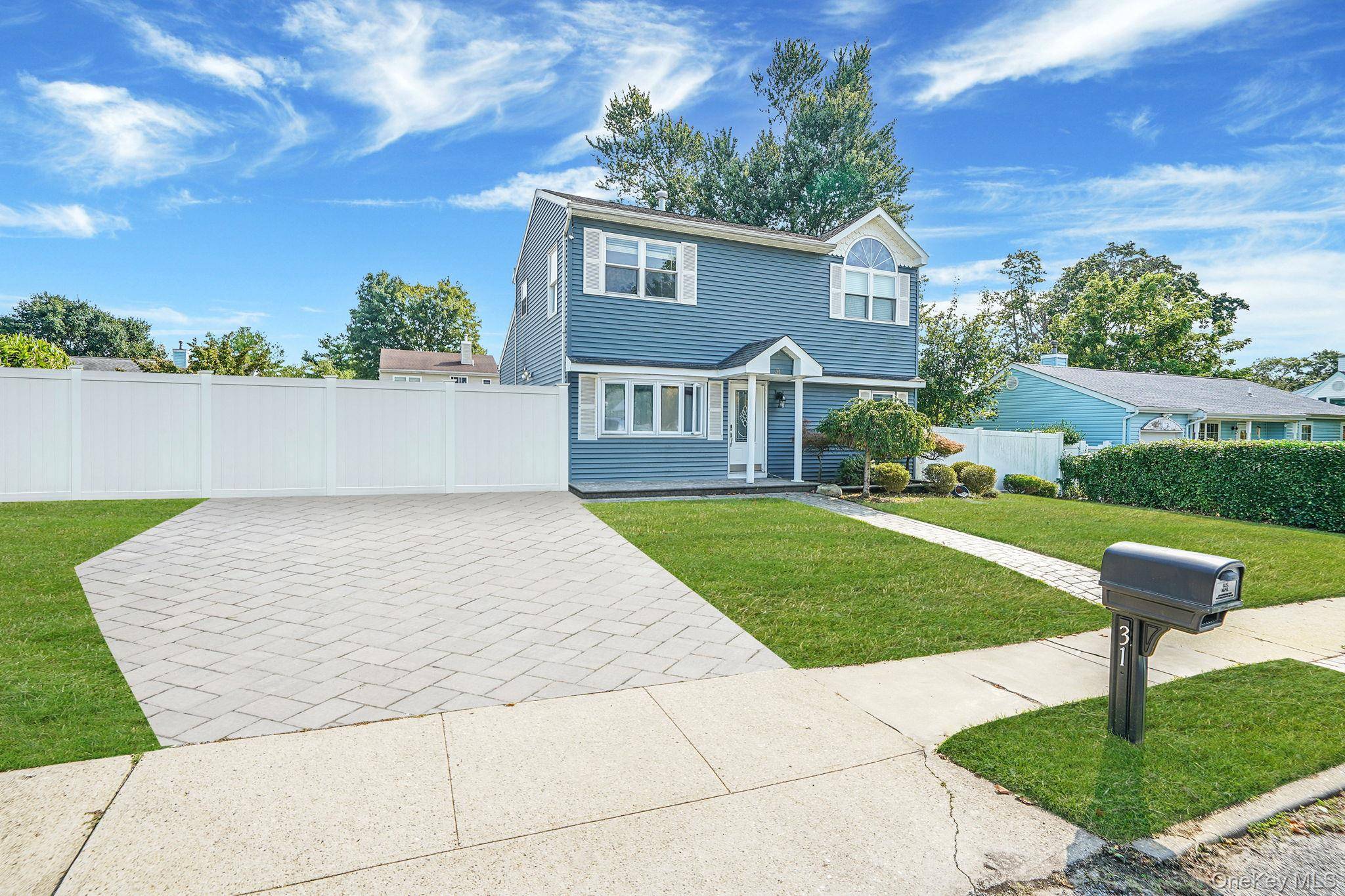 Central Islip, NY 11722,31 Pine ST