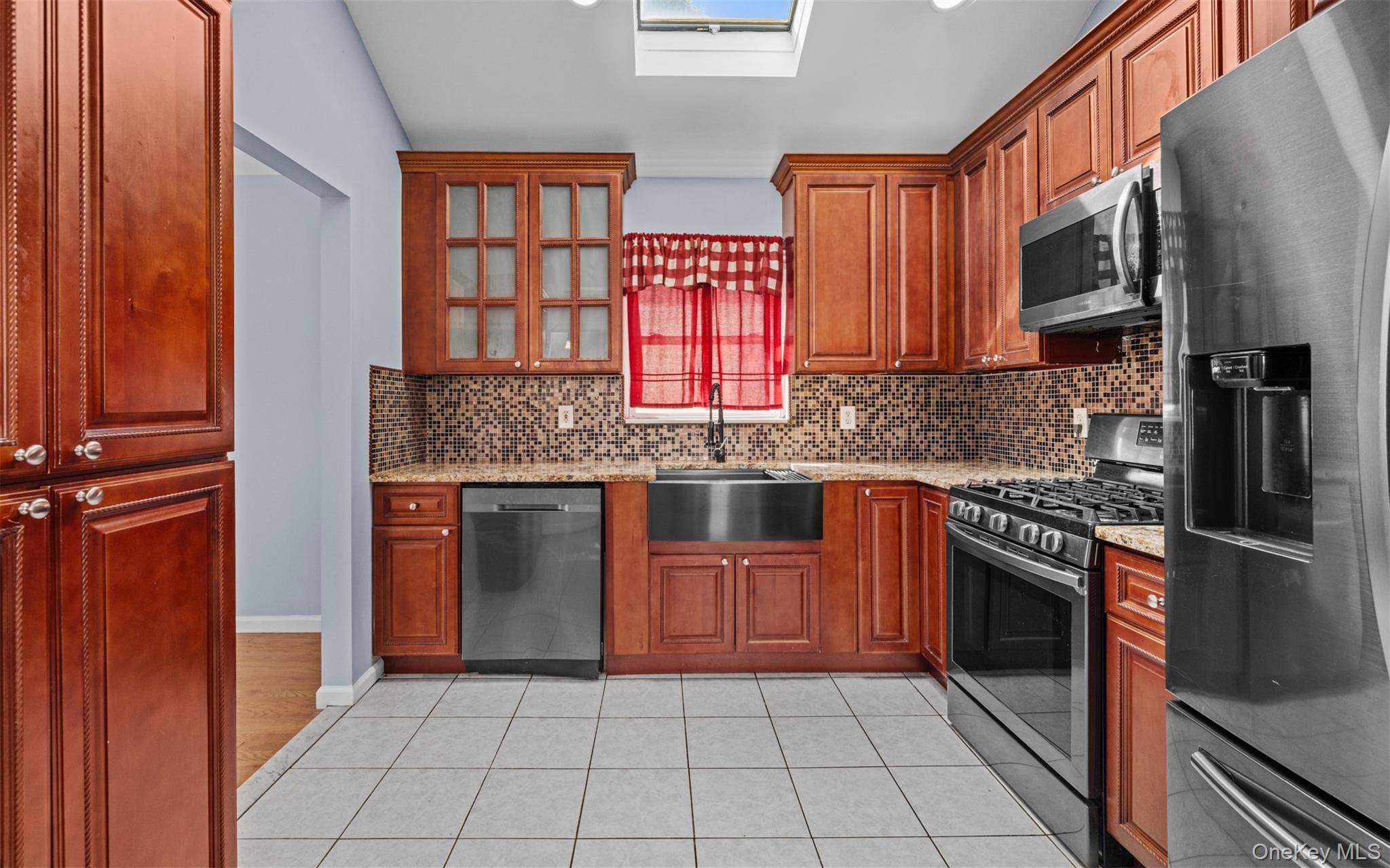 Rockville Centre, NY 11570,1330 Tanglewood RD