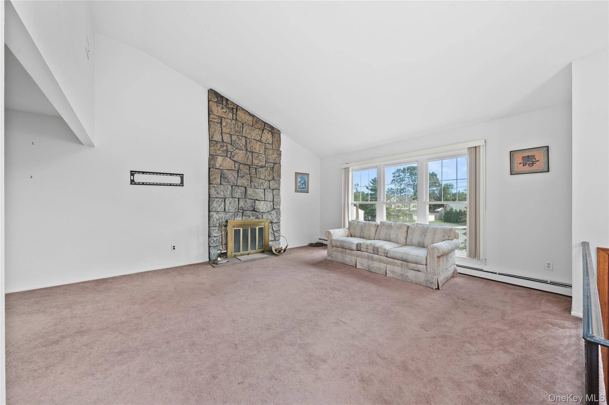 Old Bethpage, NY 11804,42 Schoolhouse RD