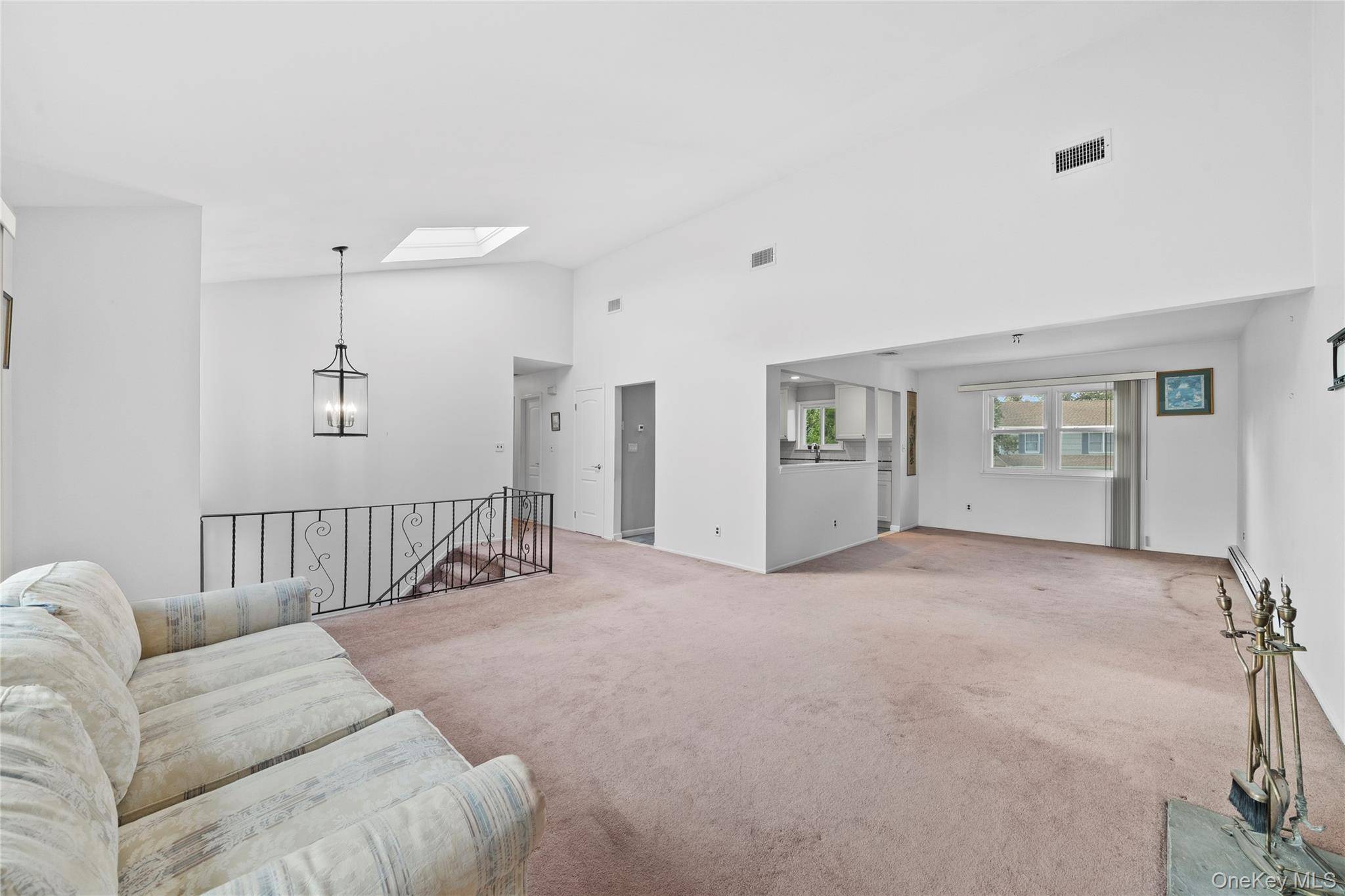 Old Bethpage, NY 11804,42 Schoolhouse RD