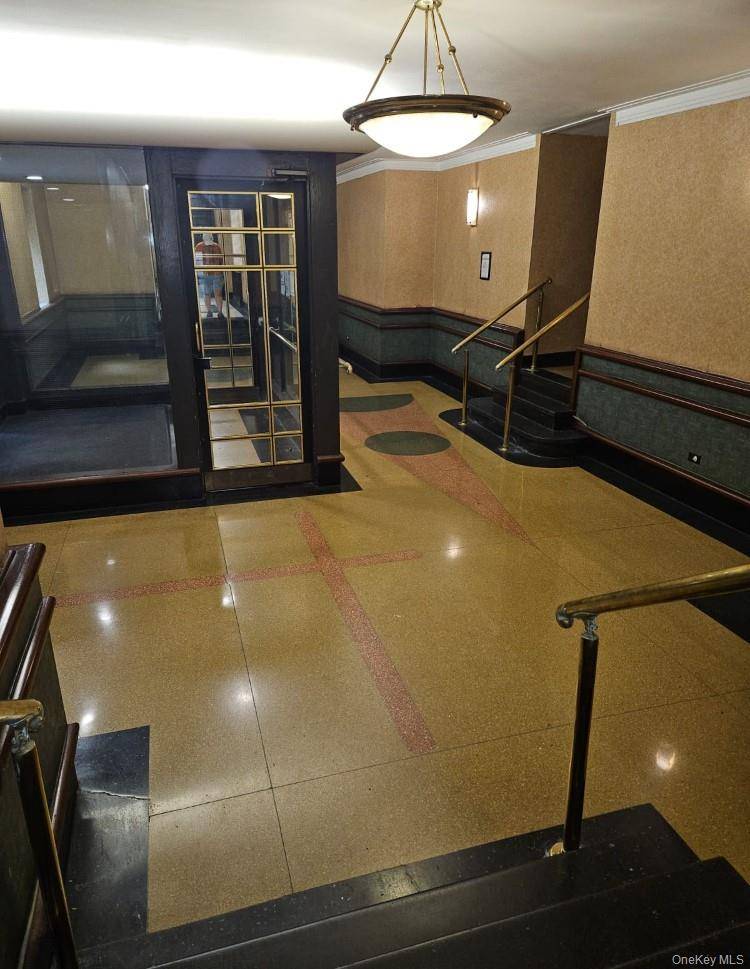 Forest Hills, NY 11375,102-18 64 AVE #2X