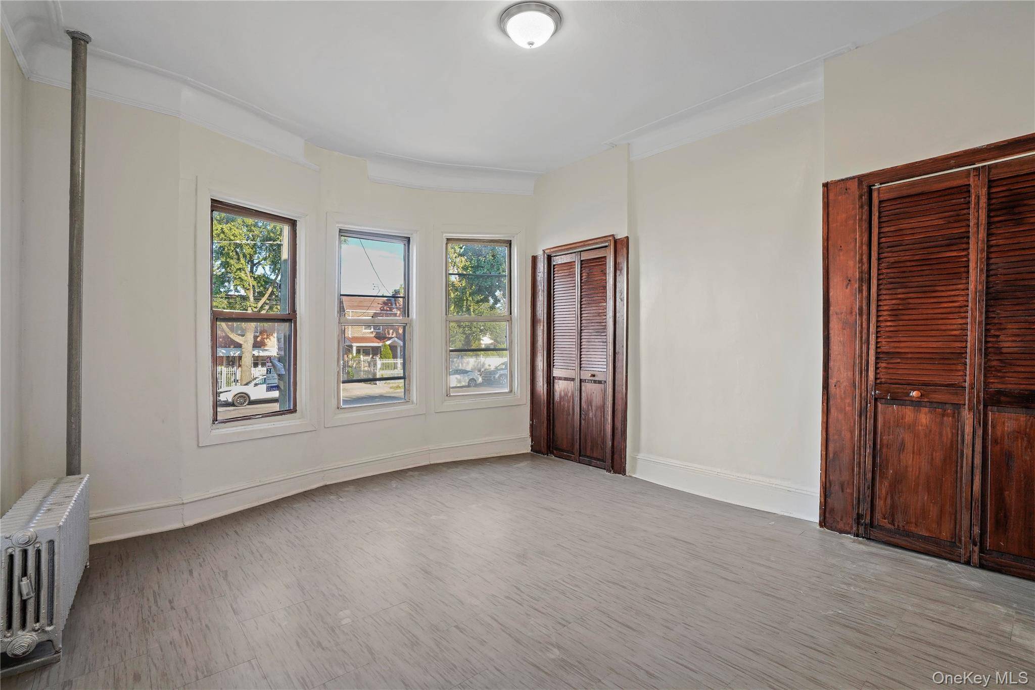 Bronx, NY 10473,909 Castle Hill AVE