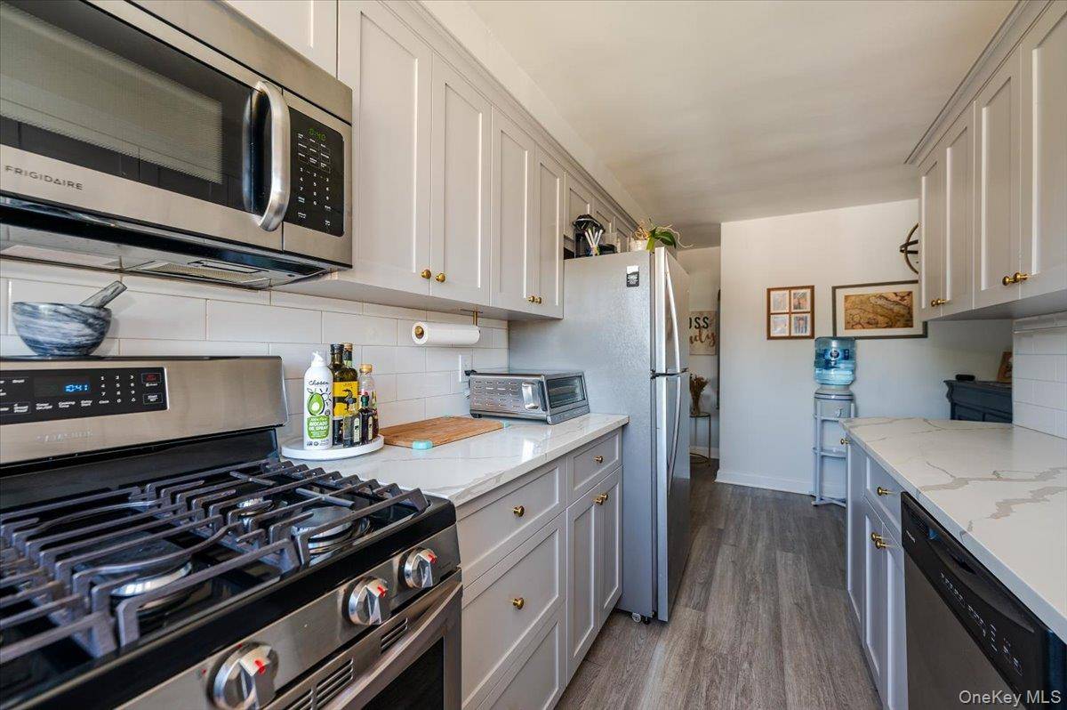 Lynbrook, NY 11563,200 Atlantic AVE #330