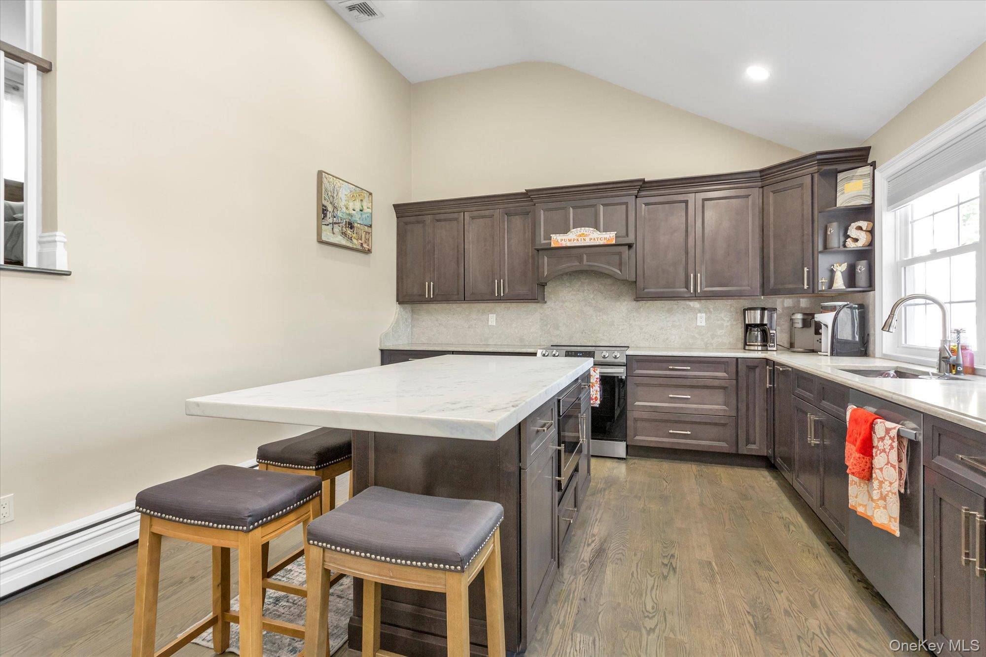 Massapequa, NY 11758,6 Fairview RD