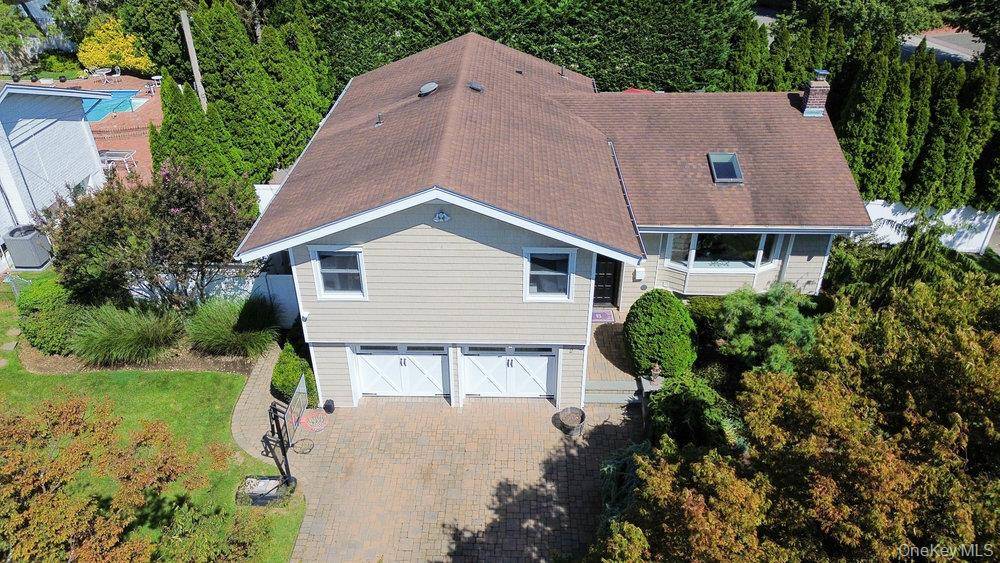 Jericho, NY 11753,2 Flower LN