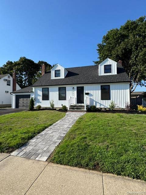 Massapequa, NY 11758,337 N Boston AVE