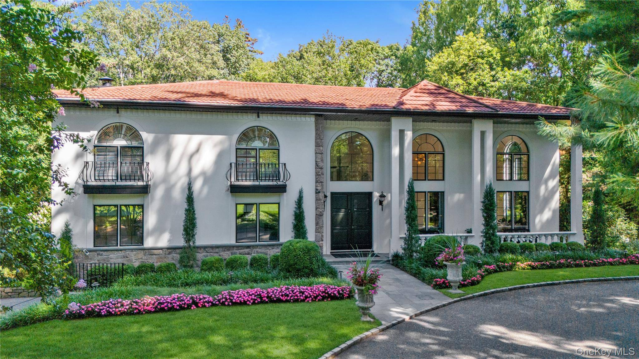 Sands Point, NY 11050,9 Hilldale LN