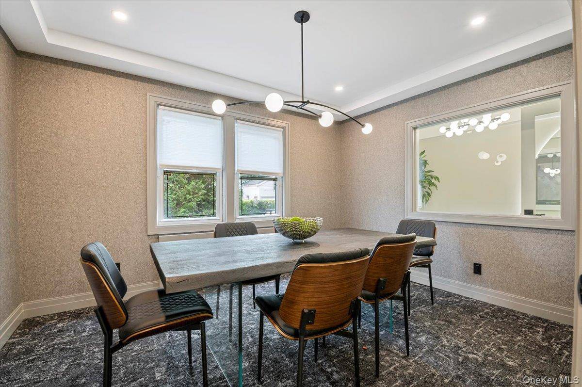 Hewlett, NY 11557,1553 Broadway