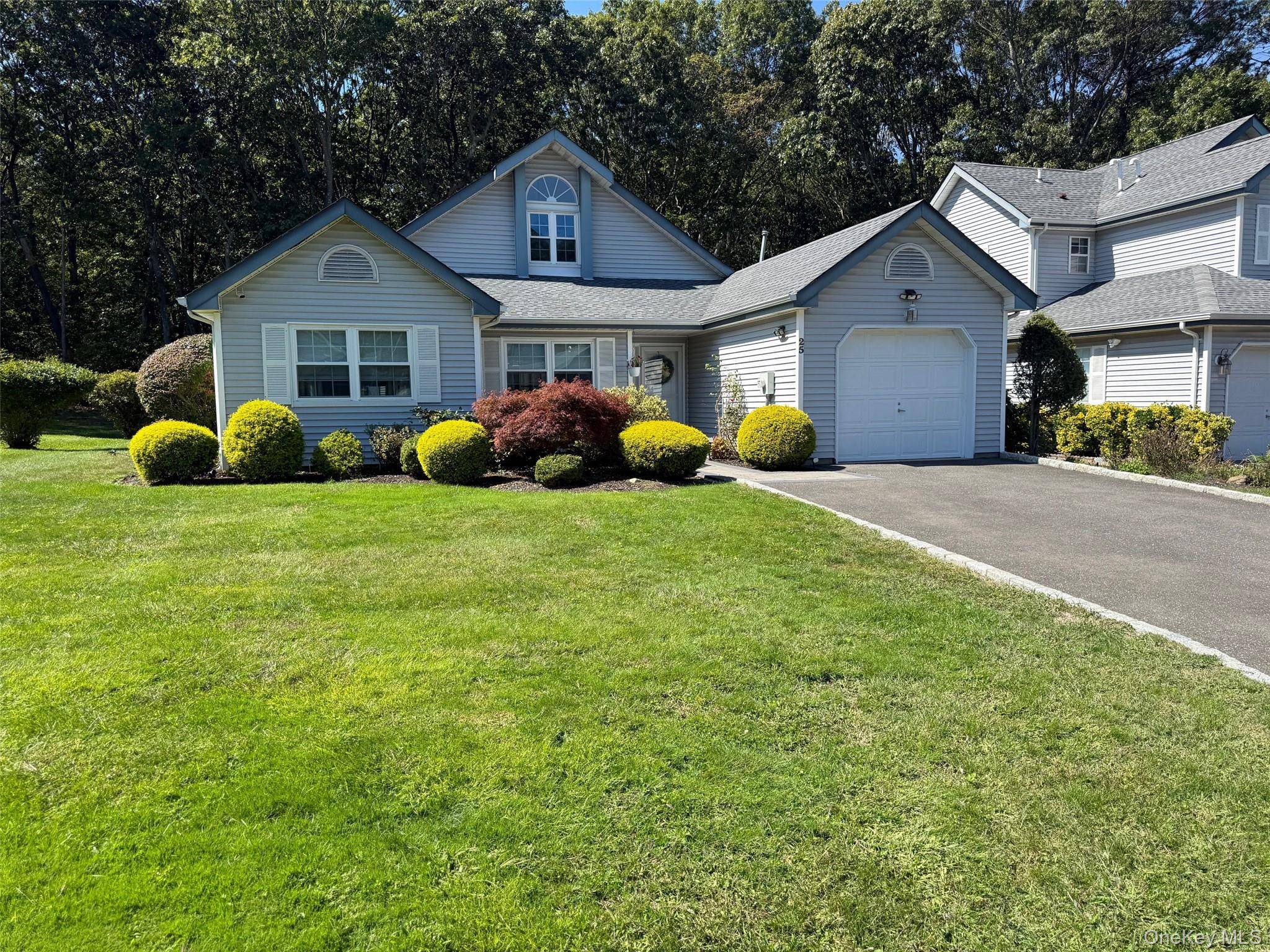 Middle Island, NY 11953,25 Huntingdale WAY