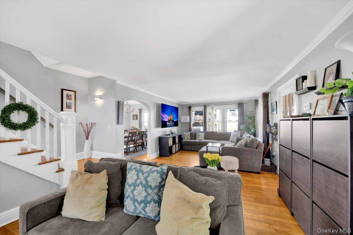 Mount Vernon, NY 10550,12 Crest AVE
