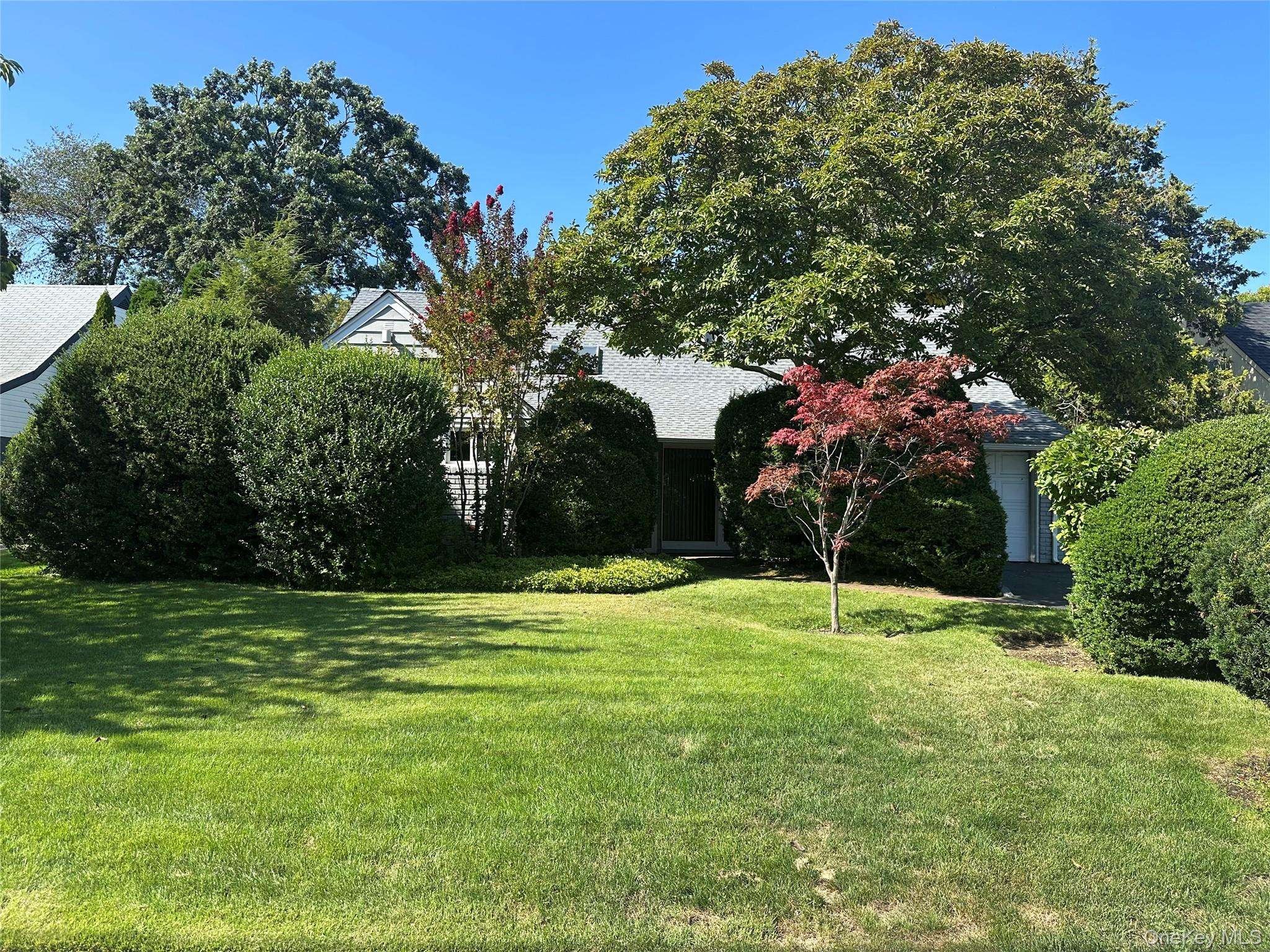 Merrick, NY 11566,335 Smith ST