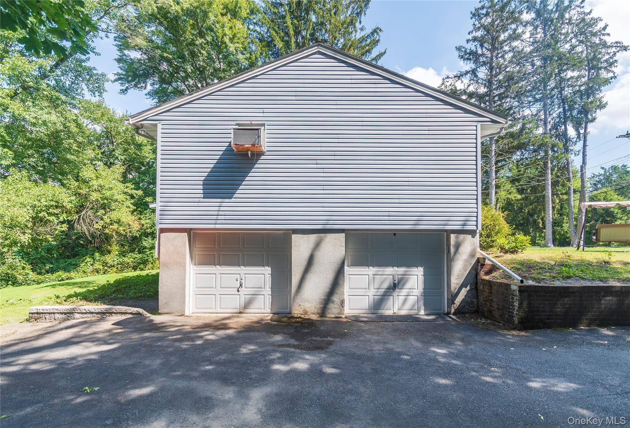 Hyde Park, NY 12538,31 Lawrence RD