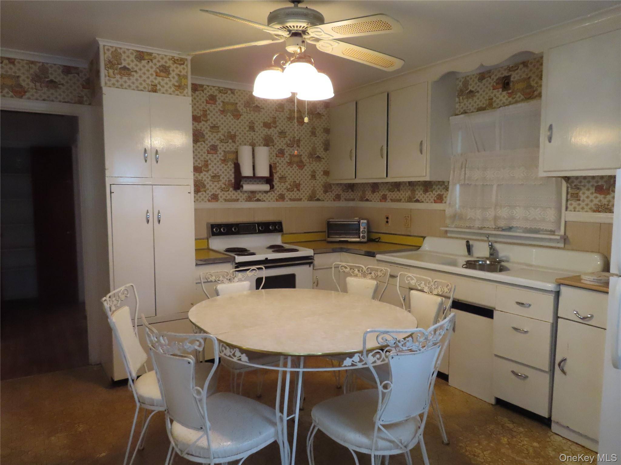 Central Islip, NY 11722,23 Woodlawn AVE