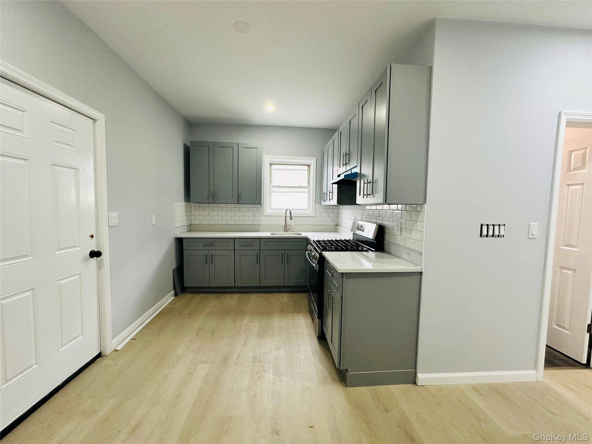 Poughkeepsie, NY 12601,8 Morgan AVE #4