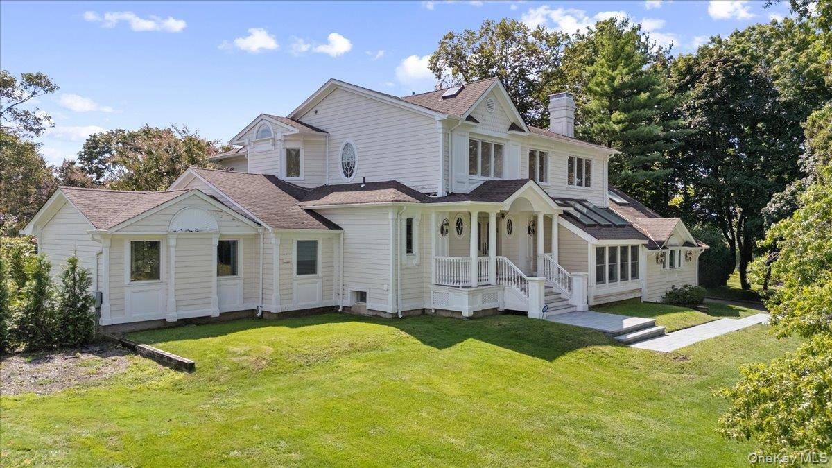Woodsburgh, NY 11598,835 Channel RD