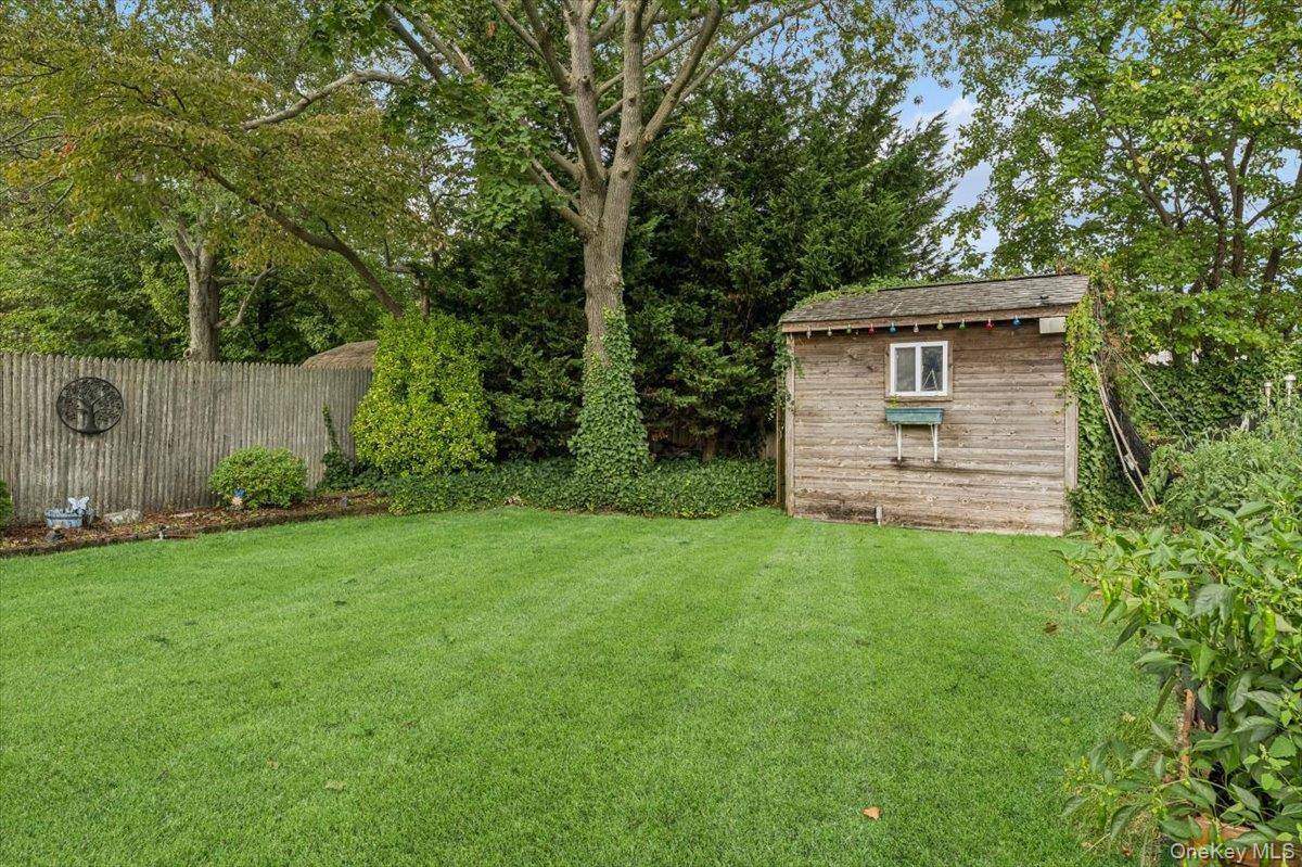 North Babylon, NY 11703,27 Mell Drive