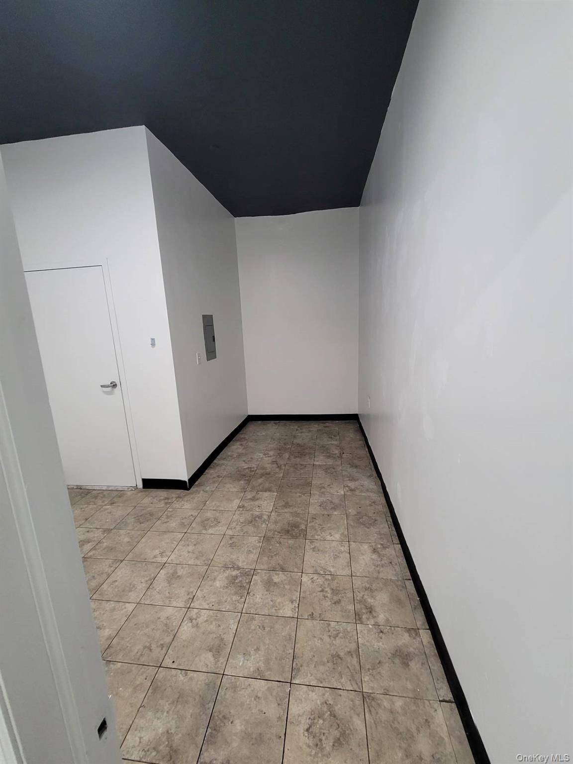 Bronx, NY 10457,537 Claremont Pkwy #Comm B