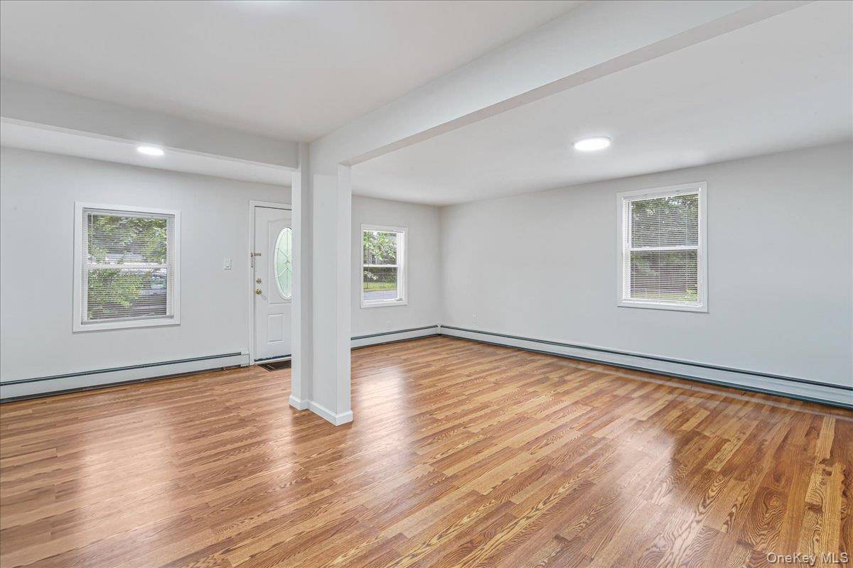 Centereach, NY 11720,5 Sycamore ST