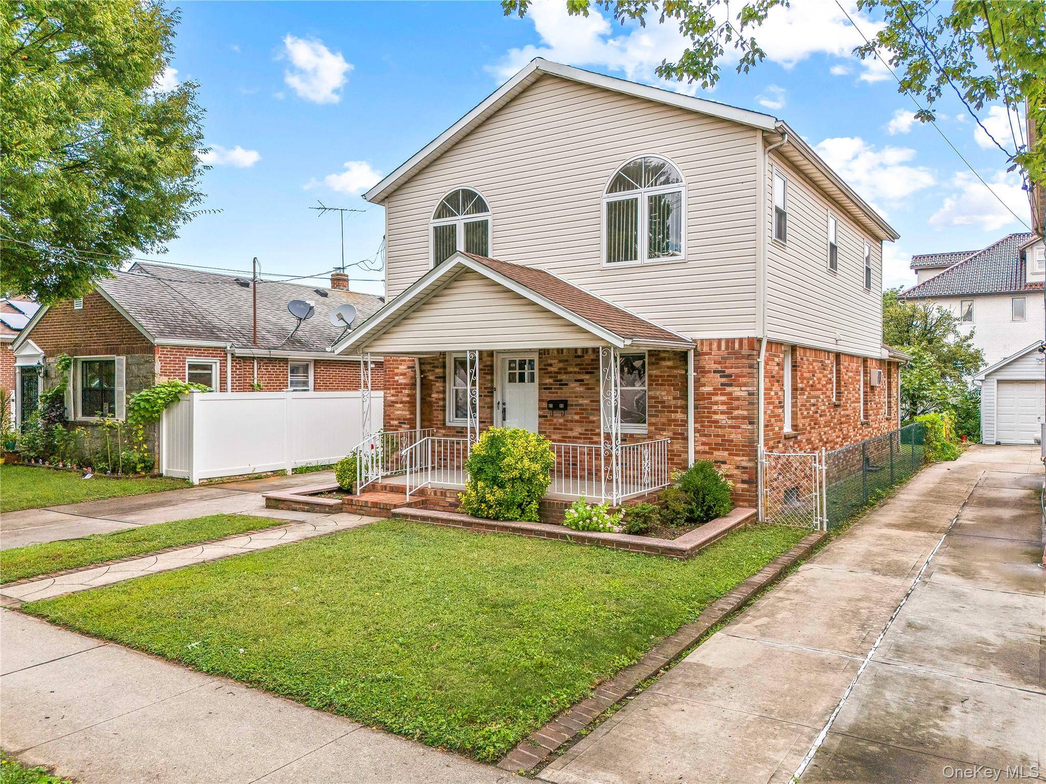 Floral Park, NY 11004,8343 261st ST