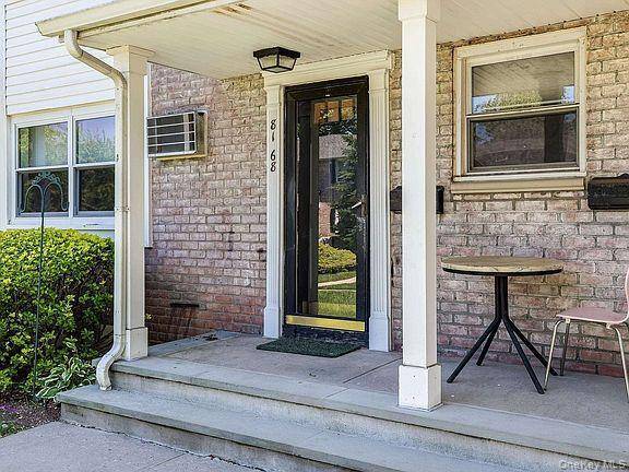 New Hyde Park, NY 11040,8168 Langdale ST #263A