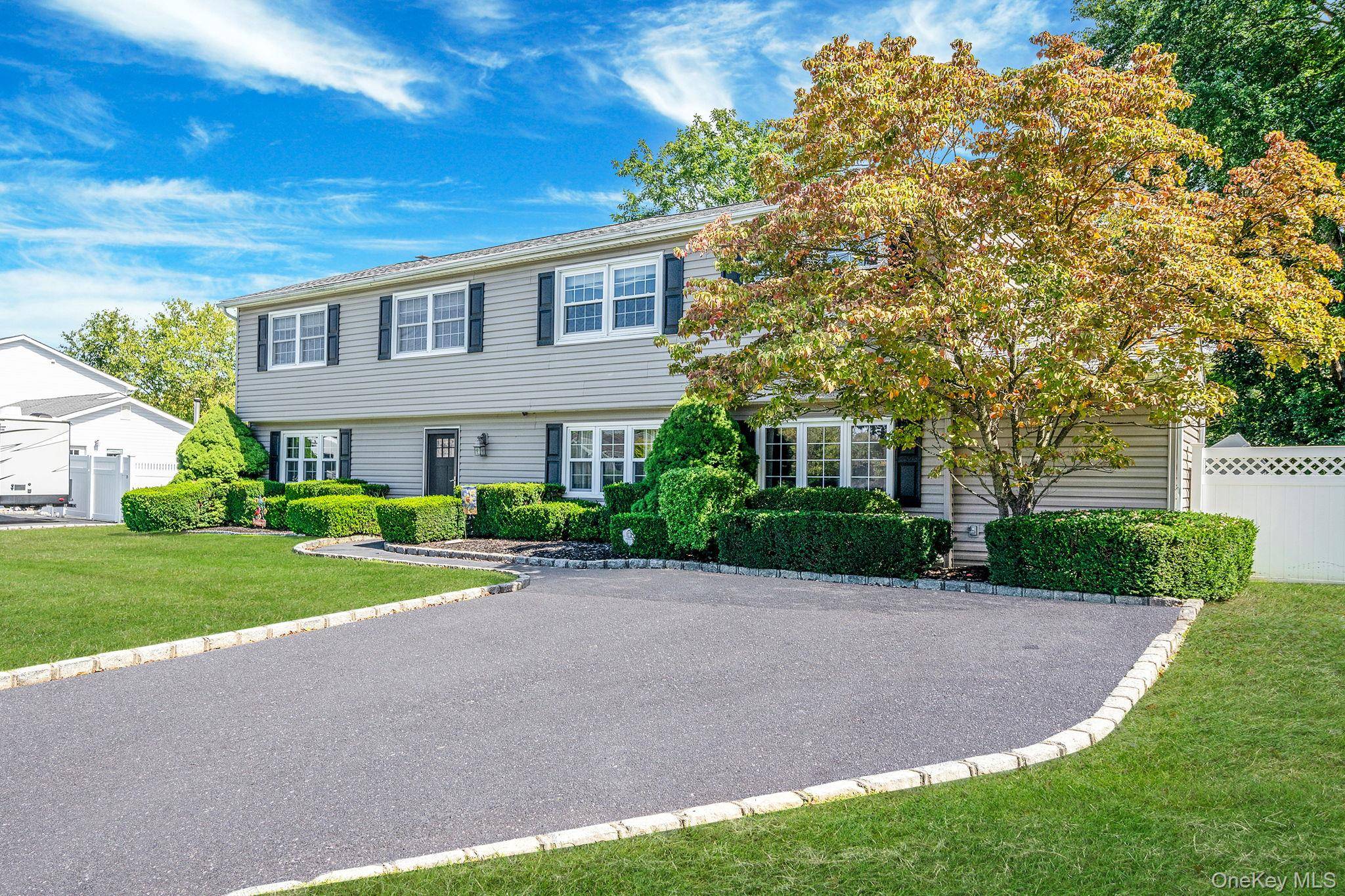 Mount Sinai, NY 11766,6 Azurean CT