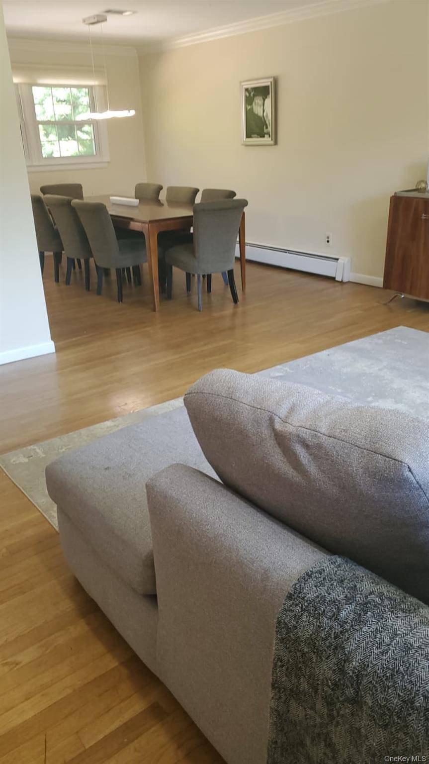 Airmont, NY 10901,12 Van Gogh LN