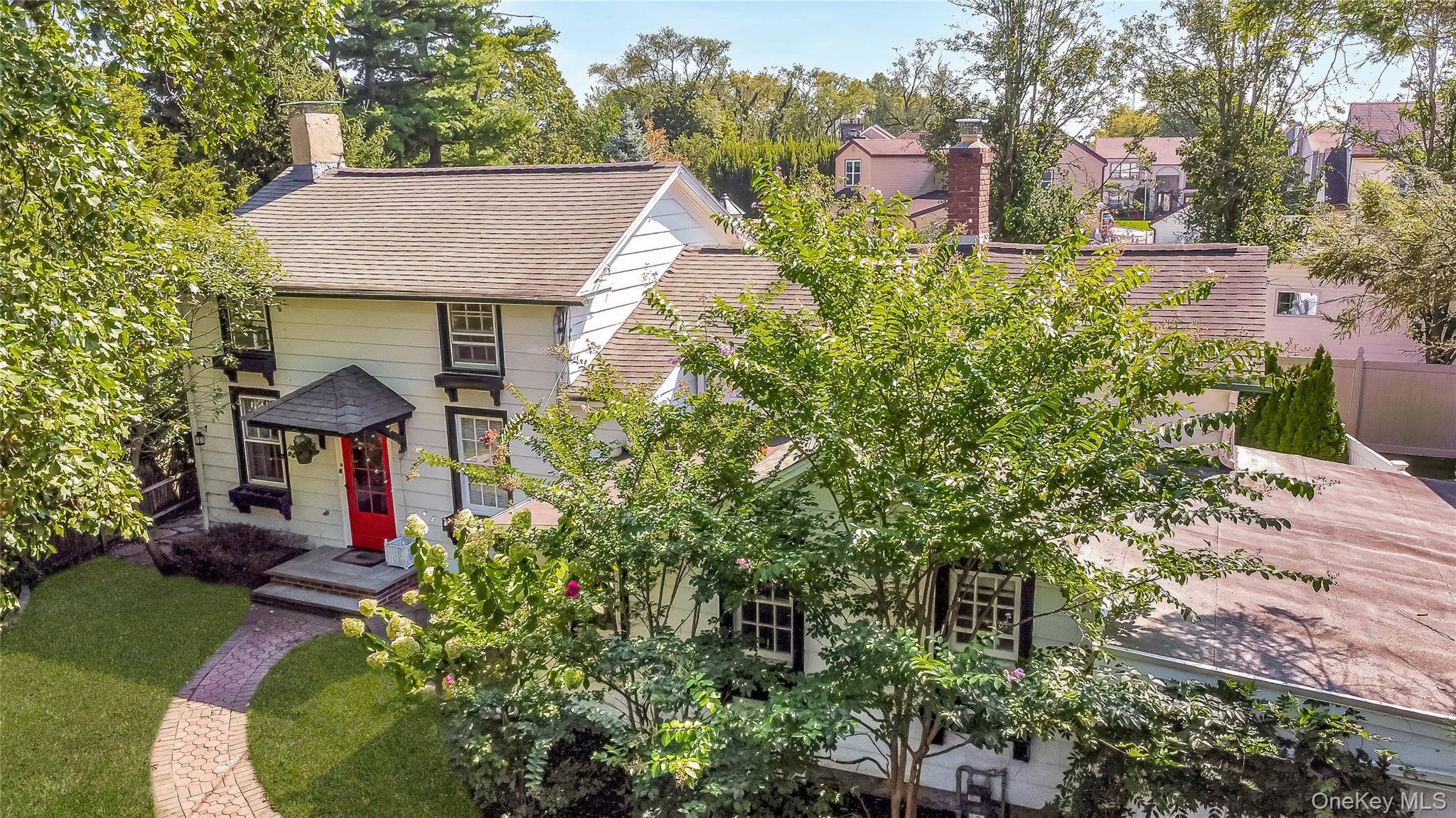 Malverne, NY 11565,16 Rider AVE