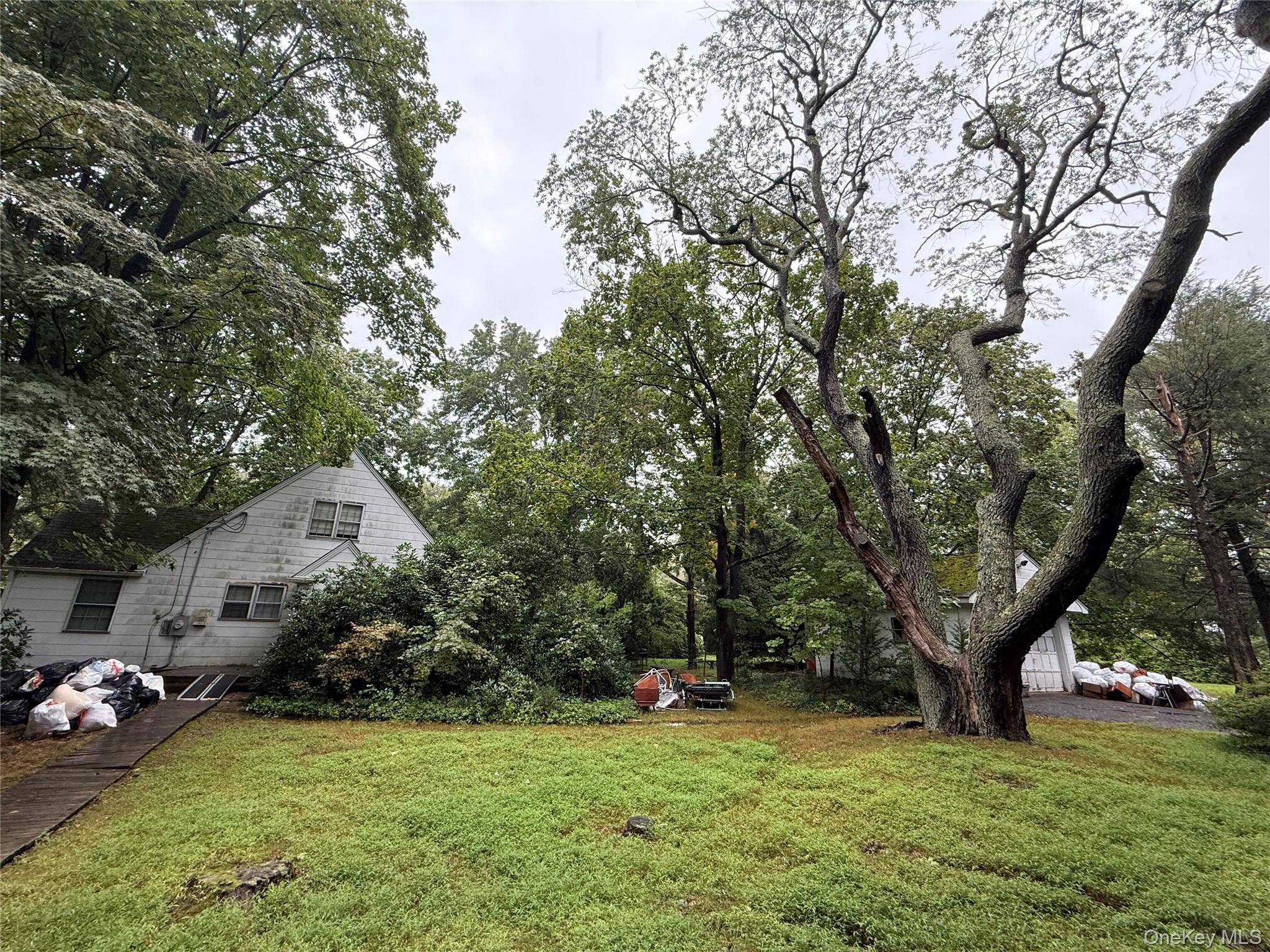 Greenlawn, NY 11740,160 Stony Hollow RD