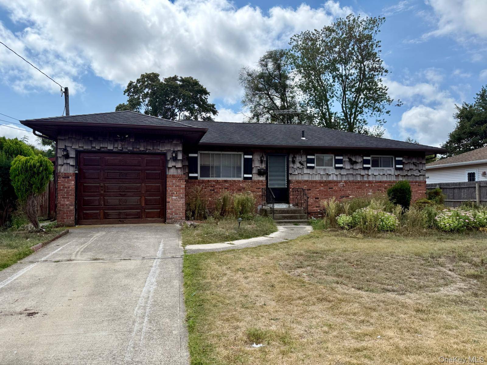 Bay Shore, NY 11706,128 New York AVE