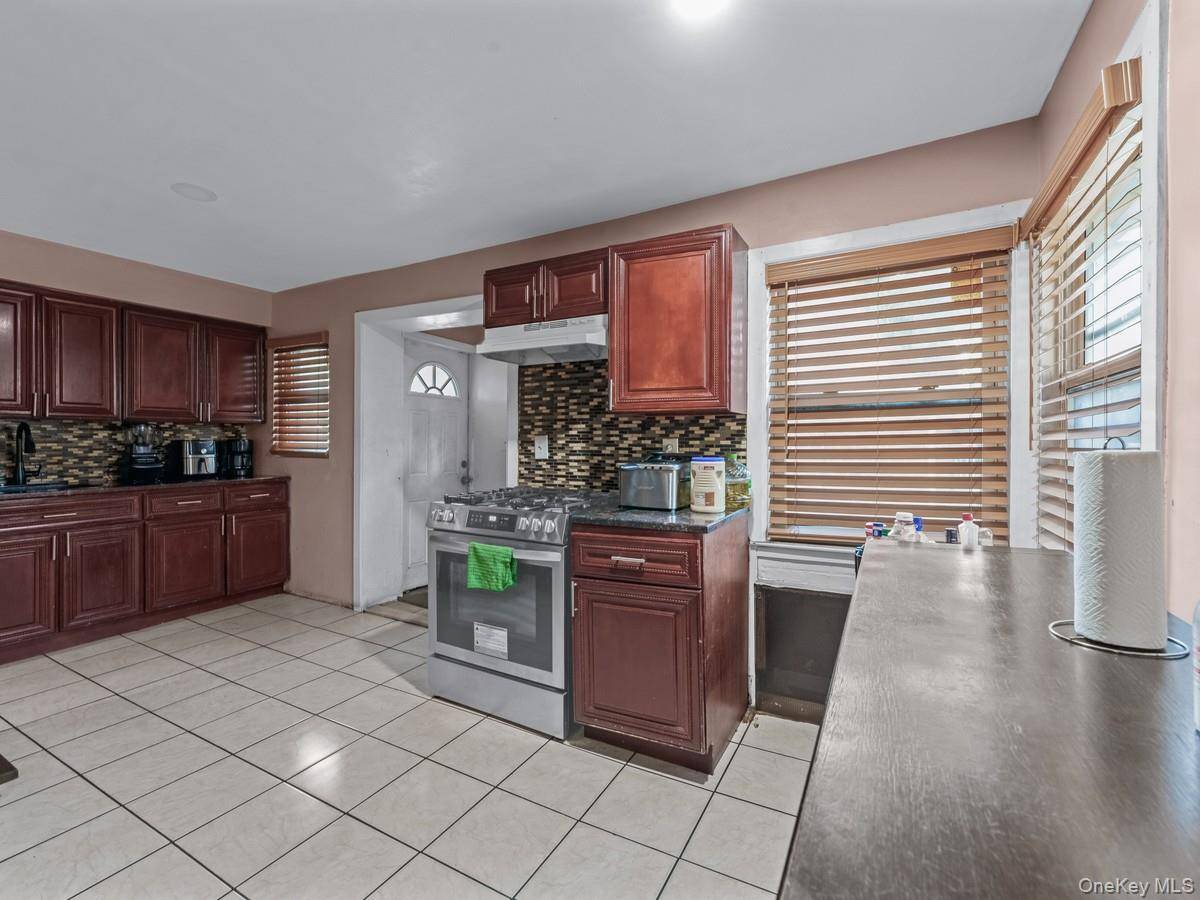 Rosedale, NY 11422,24016 128th RD