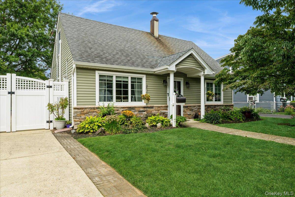 North Bellmore, NY 11710,2453 Hull AVE
