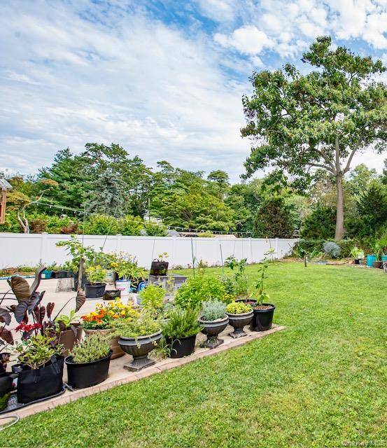 Huntington Station, NY 11746,38 E 21st ST